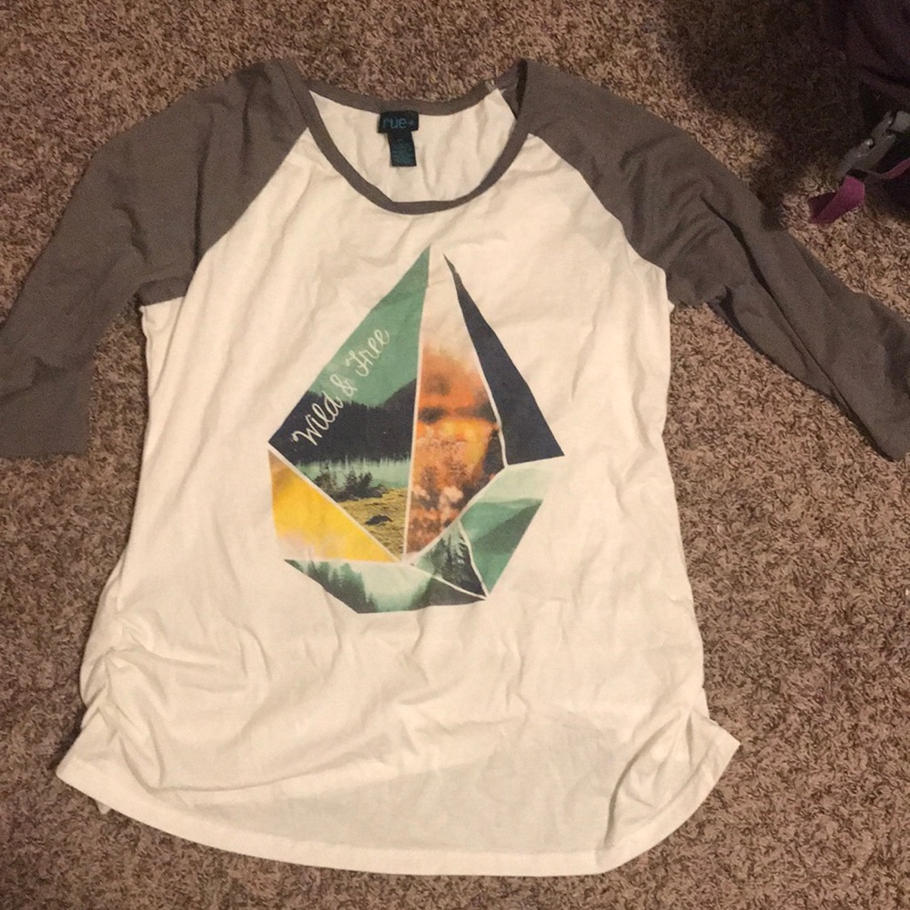 Cute 3/4 length shirt.